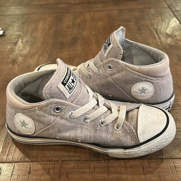 Girls size 2 converse - Picture 4 of 5